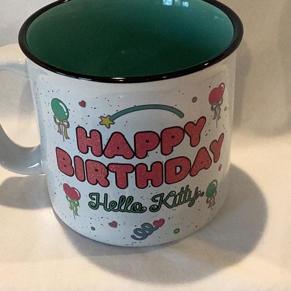 Hello Kitty Happy Birthday mug - Picture 3 of 5